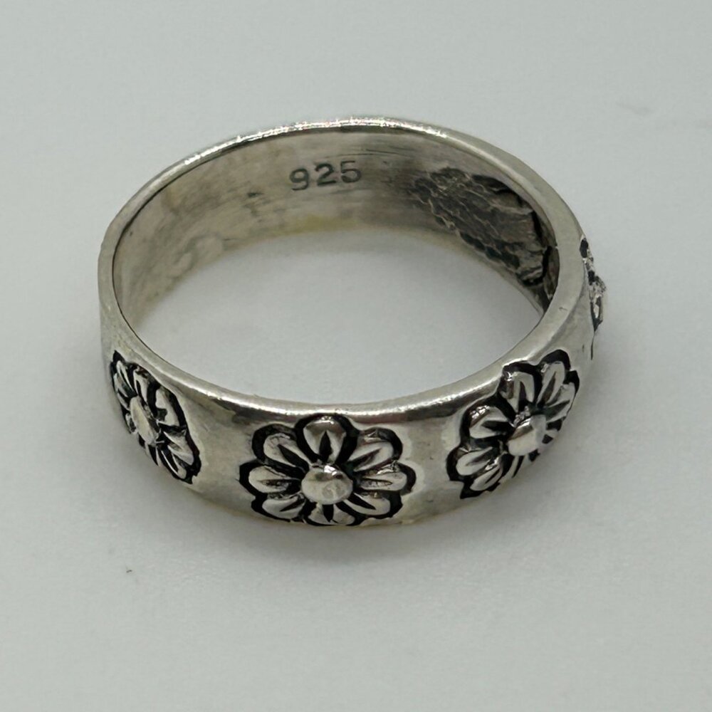 Sterling Silver Daisy Ring Flower Floral 925 Pinky or Child Ring Size 3 - Picture 2 of 14